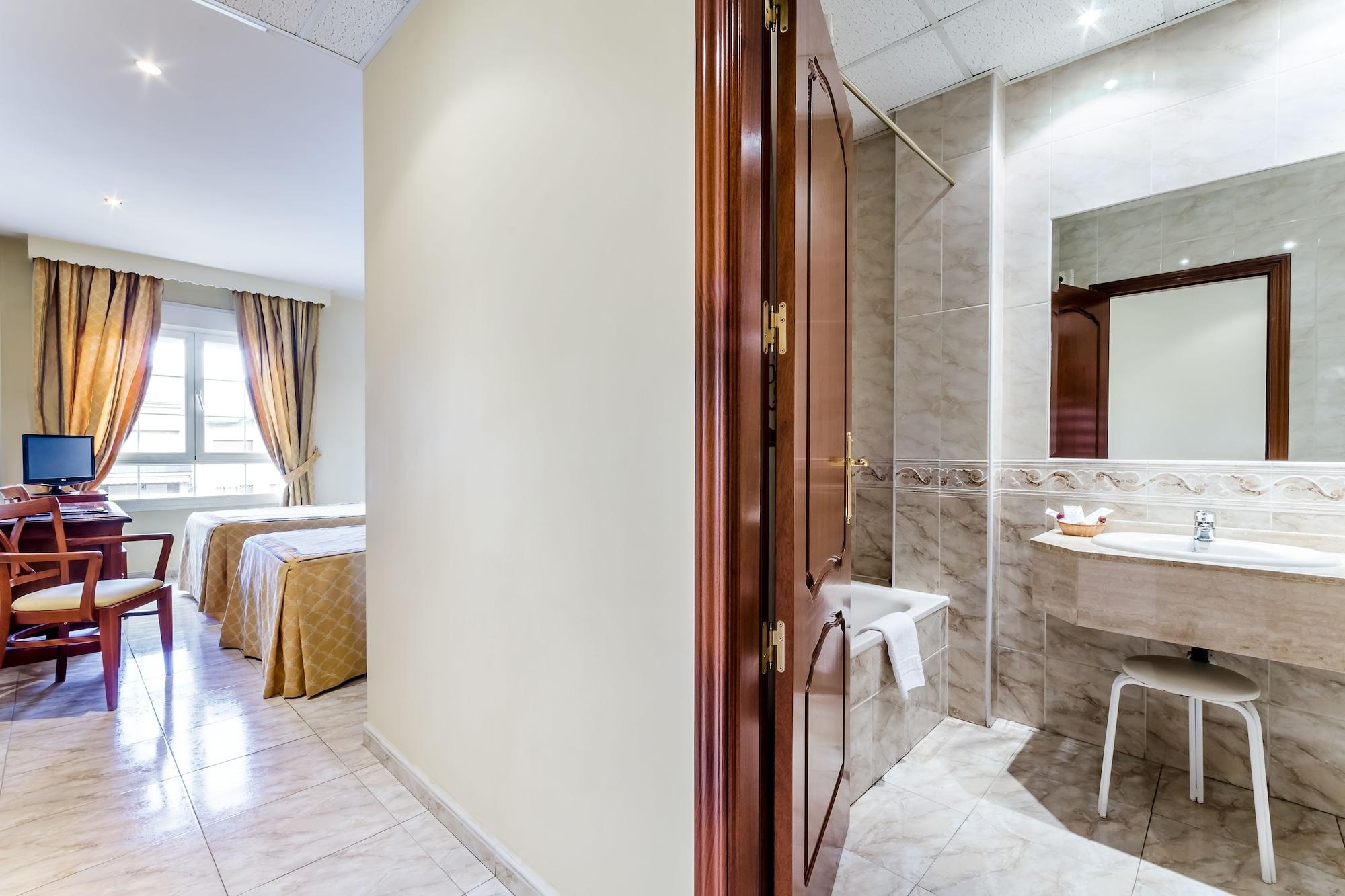 Hotel Roma Aurea Talavera de la Reina Esterno foto
