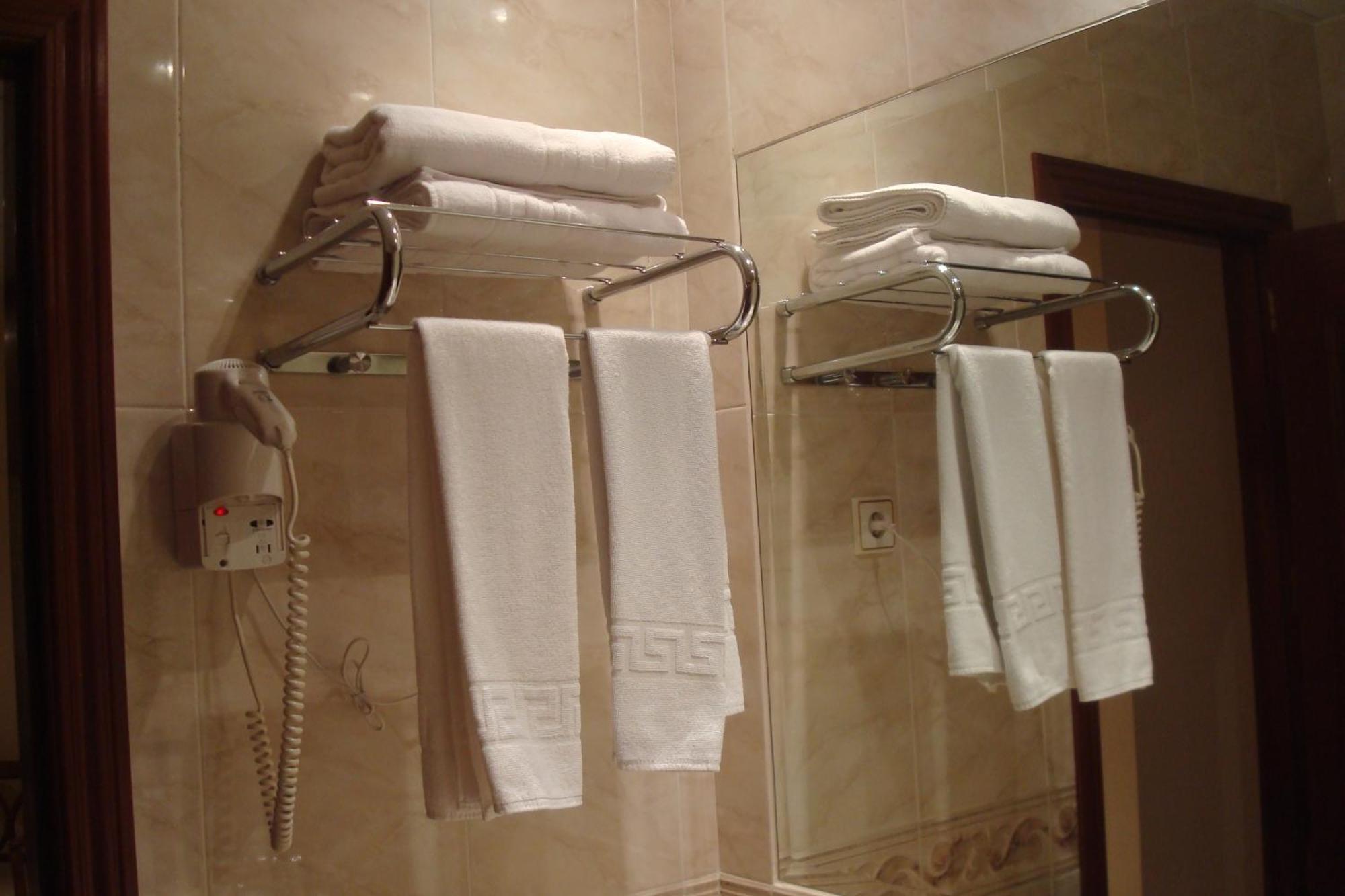 Hotel Roma Aurea Talavera de la Reina Esterno foto
