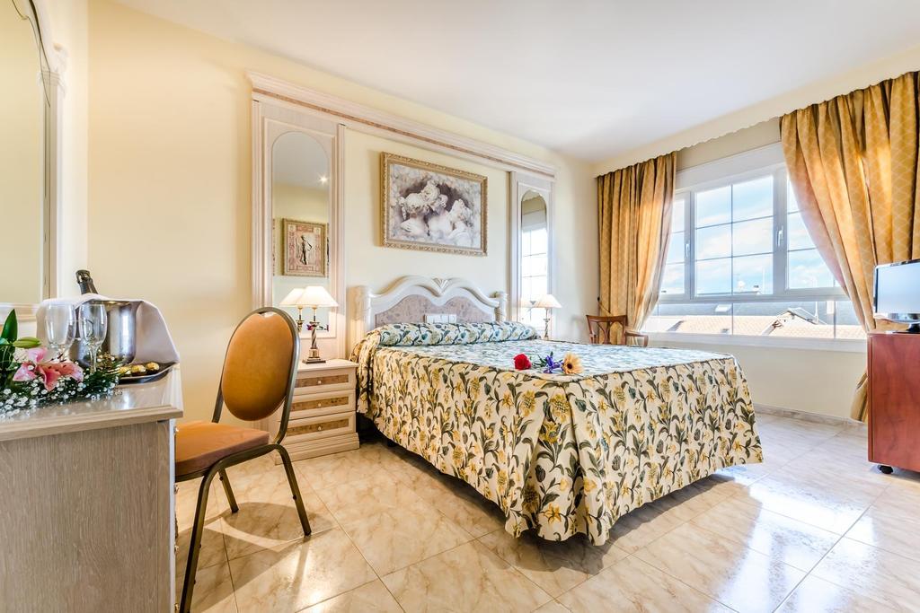 Hotel Roma Aurea Talavera de la Reina Esterno foto