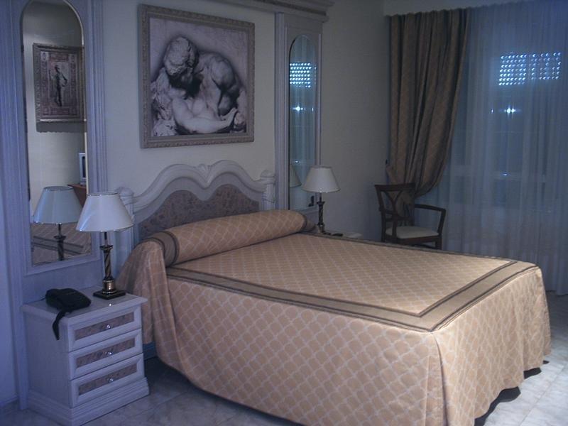 Hotel Roma Aurea Talavera de la Reina Esterno foto